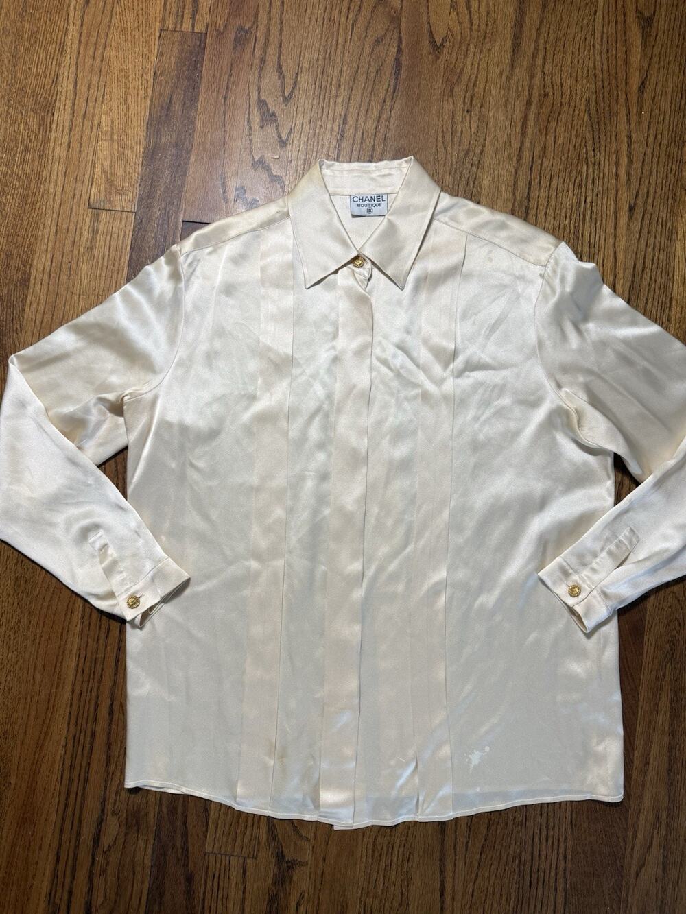 Need Clean!! Vintage CHANEL Boutique Silk Blouse Gold CC Buttons Size L C19